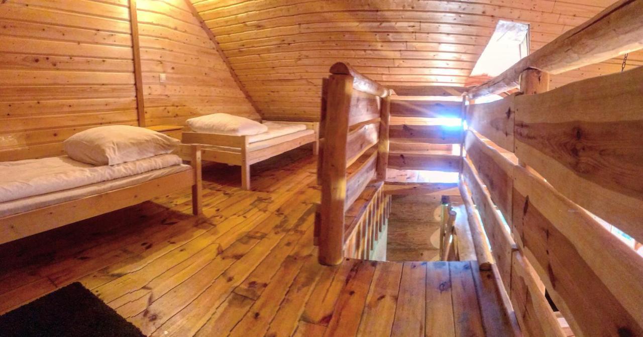 ホテル Pod Koziorozcami Trzebiechow エクステリア 写真